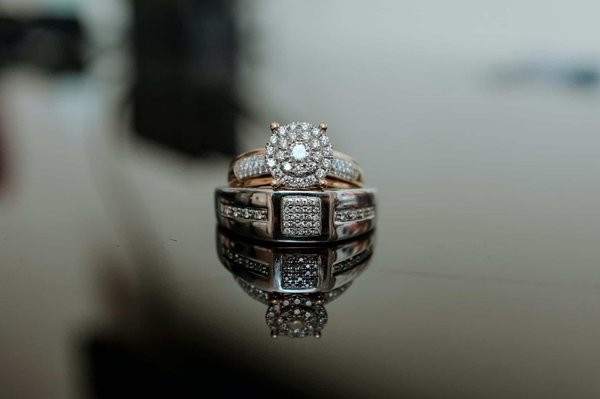 Choisir une alliance pour femme : Les critères à considérer